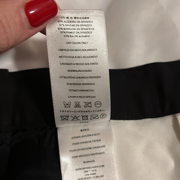 MICHAEL Michael Kors women’s shorts in black/white front.  NWOT!  Size 10. - Picture 9 of 10